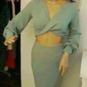 Fashion nova 2 piece midi skirt lightweight plunging neckline soft green dress S